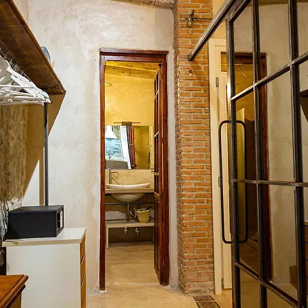 Blue Sardine Boutique (adults Only) 招待所